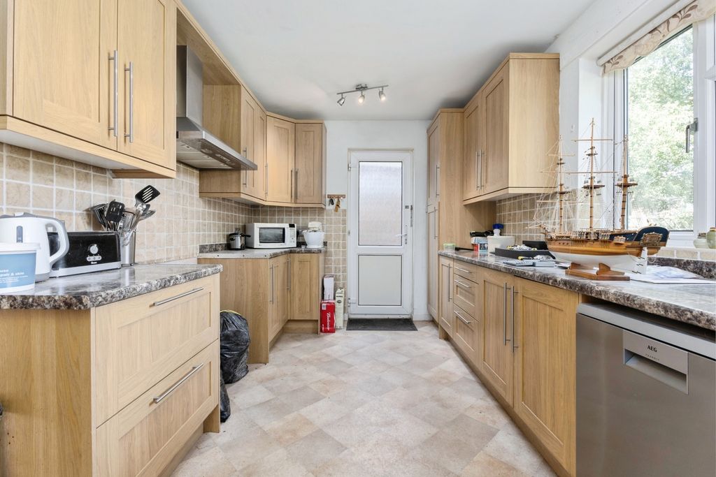 Property photo 2 of 17 Photo