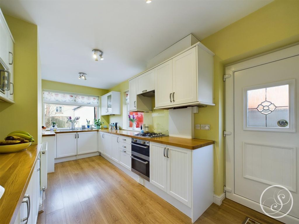 Property photo 2 of 22 Kitchen