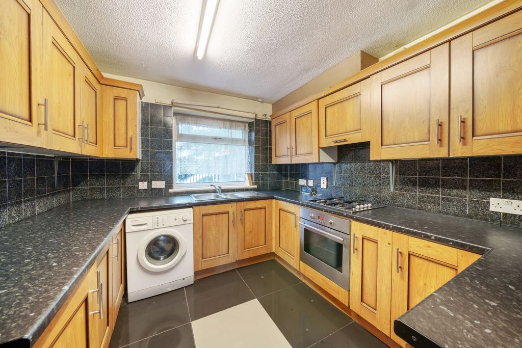 Property photo 3 of 13 1014191 (4)