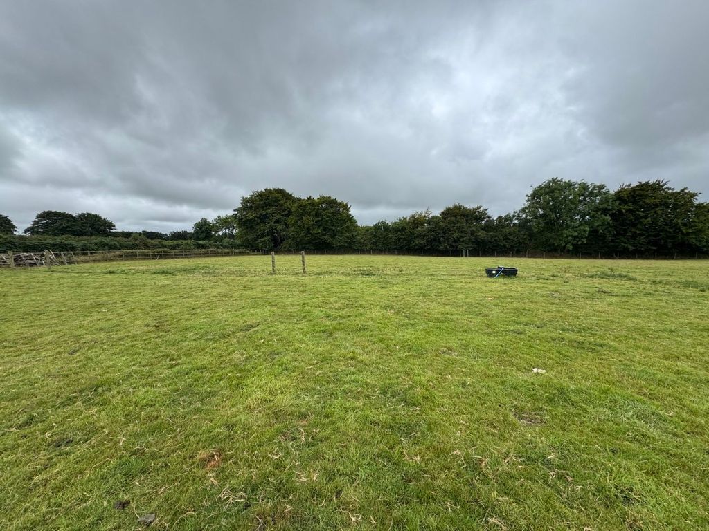 Property photo 3 of 6