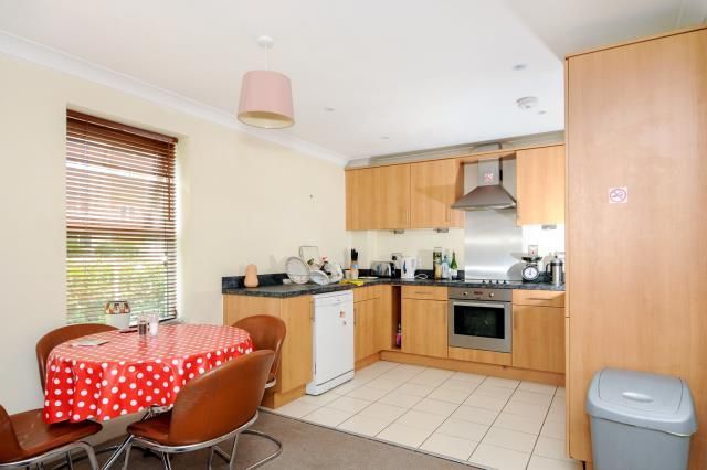 Property photo 2 of 8 Kitchen
