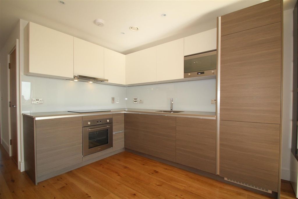 Property photo 3 of 5 Kitchen