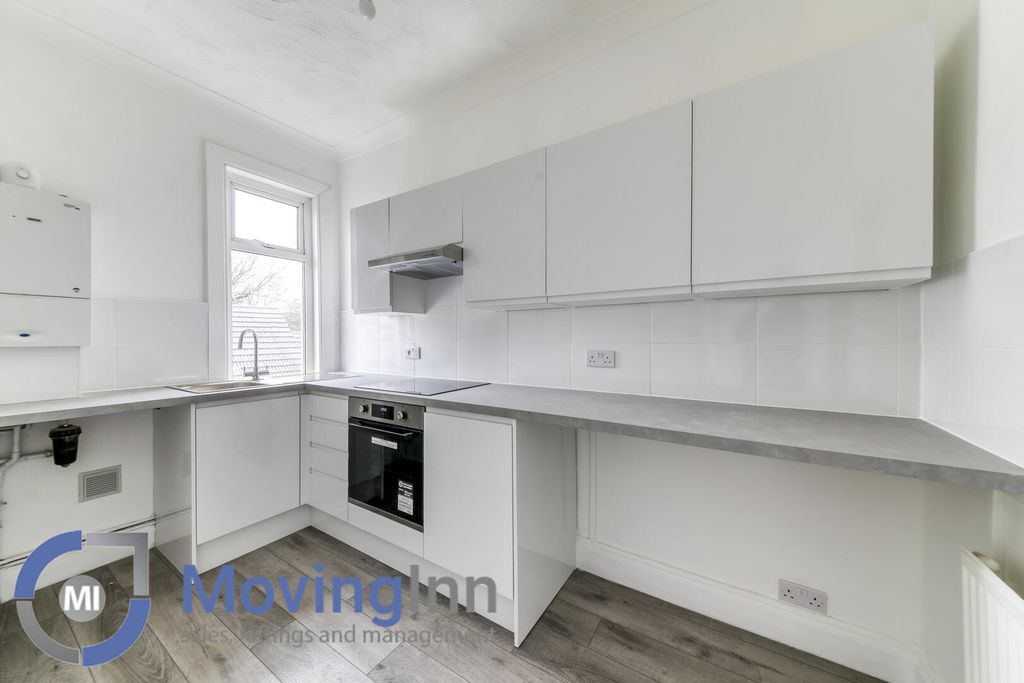 Property photo 2 of 8 Kitchen