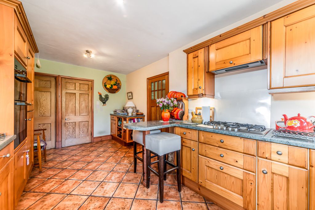 Property photo 3 of 20