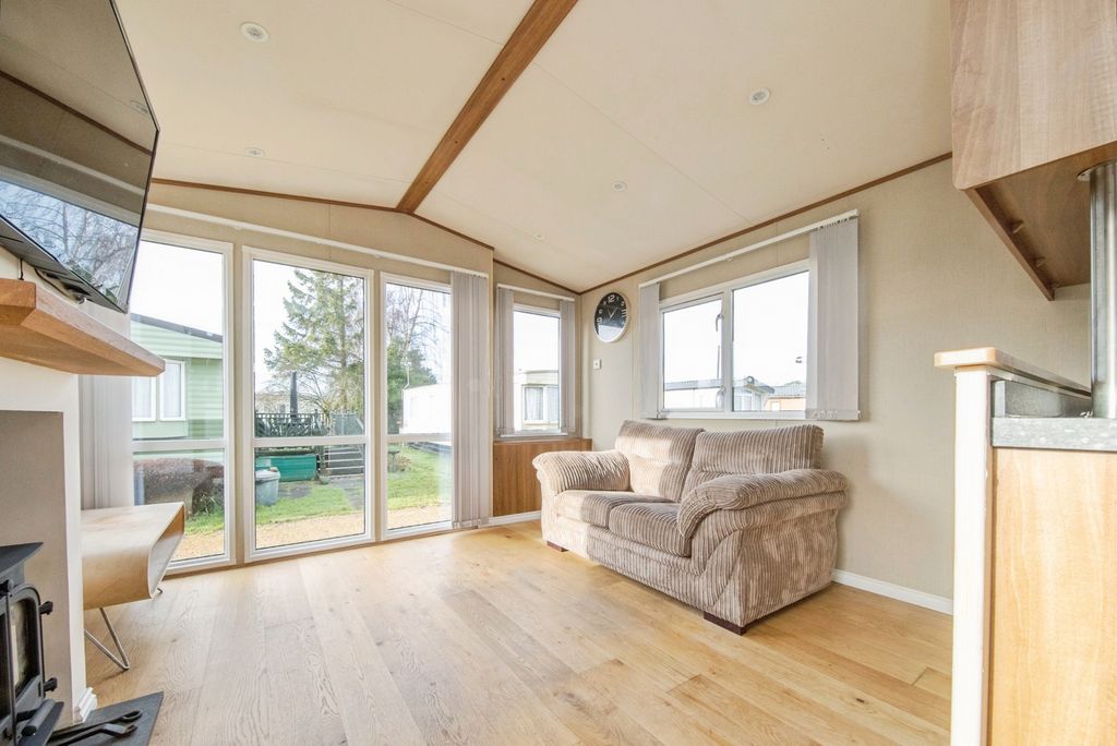 Property photo 2 of 18 Pbox-Img.Jpg