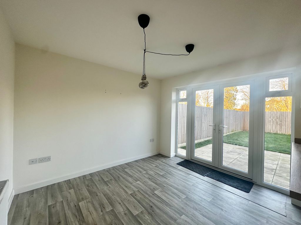 Property photo 2 of 9 Dining Room