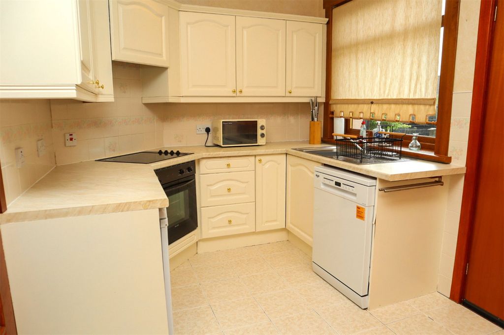 Property photo 3 of 15 Kitchen/Diner