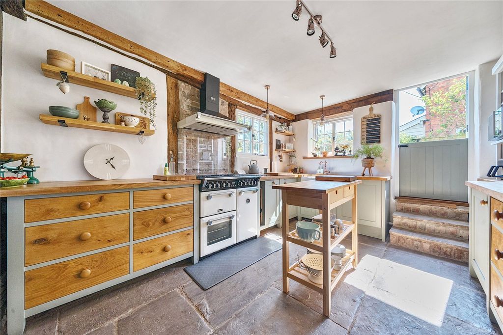 Property photo 2 of 16 Kitchen