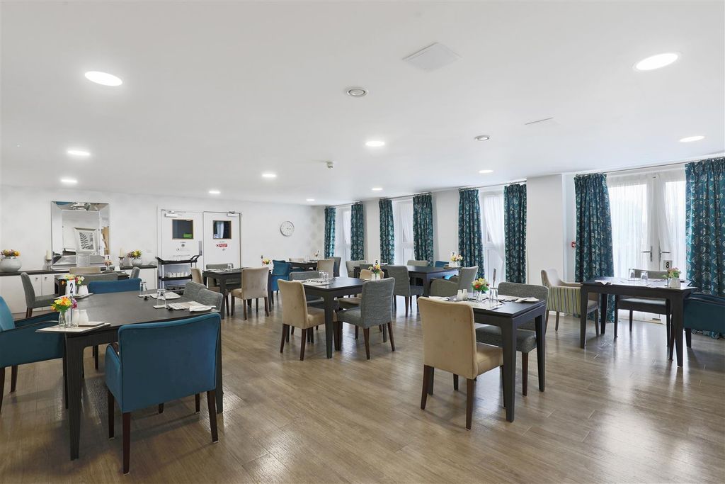 Property photo 3 of 21 Restaurant