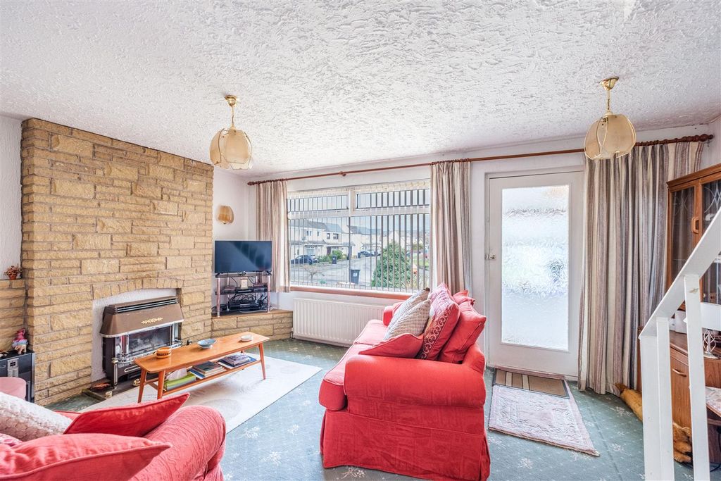 Property photo 3 of 20 Spinningdale-8.Jpg