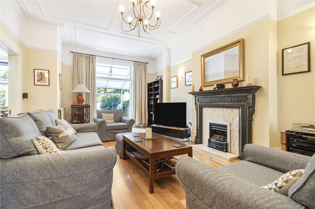 Property photo 2 of 27 Picture No. 37