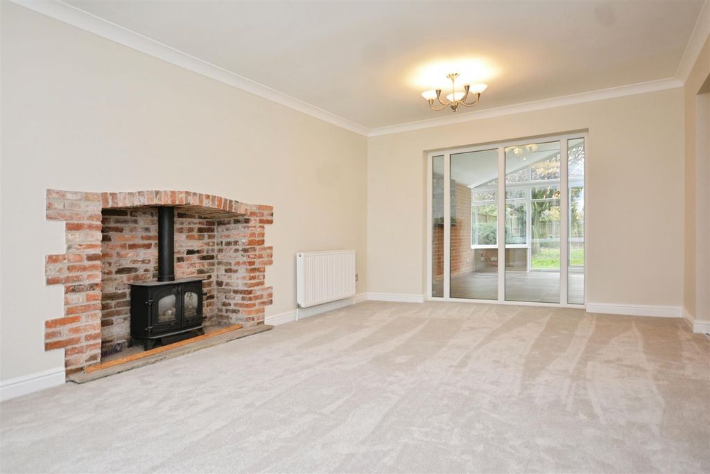 Property photo 3 of 44 Living Room