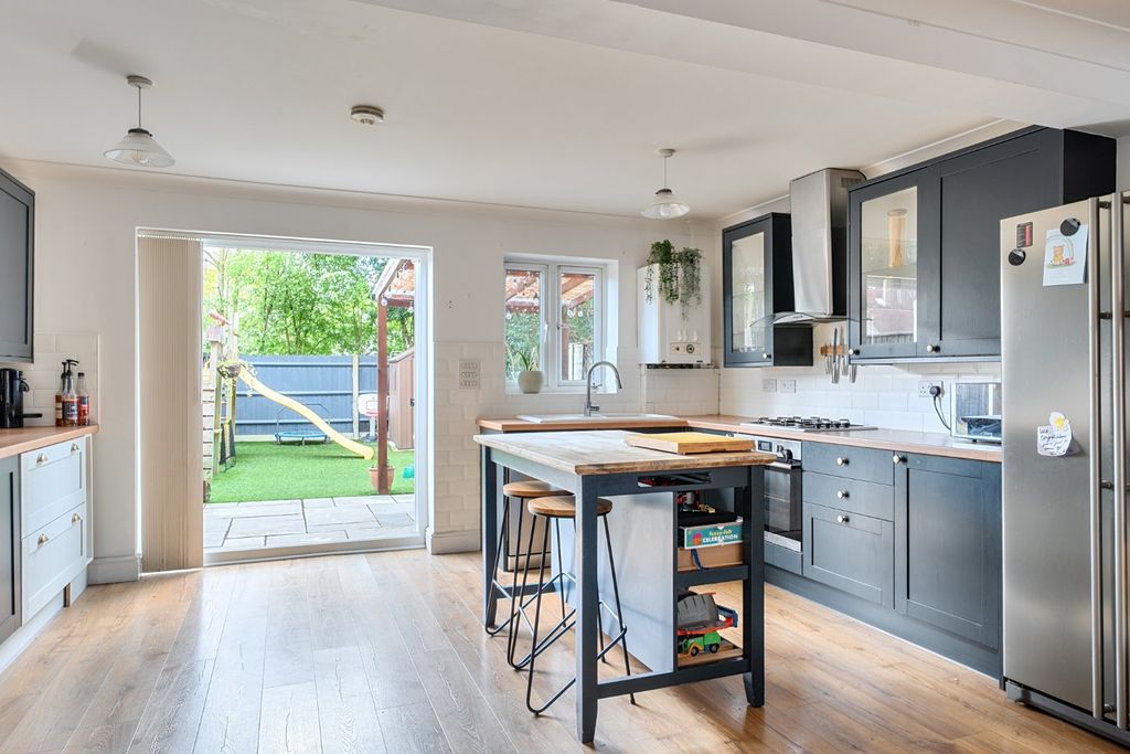 Property photo 3 of 13 Picture No. 17