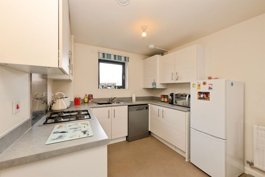 Property photo 3 of 11