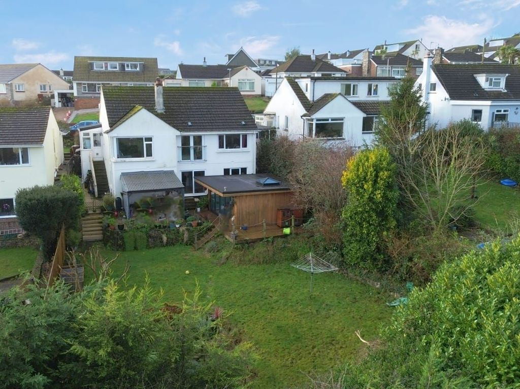 Property photo 2 of 24