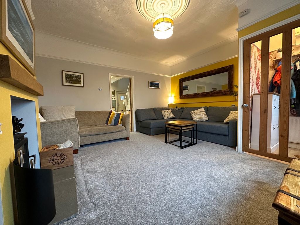 Property photo 3 of 17 Photograph 3