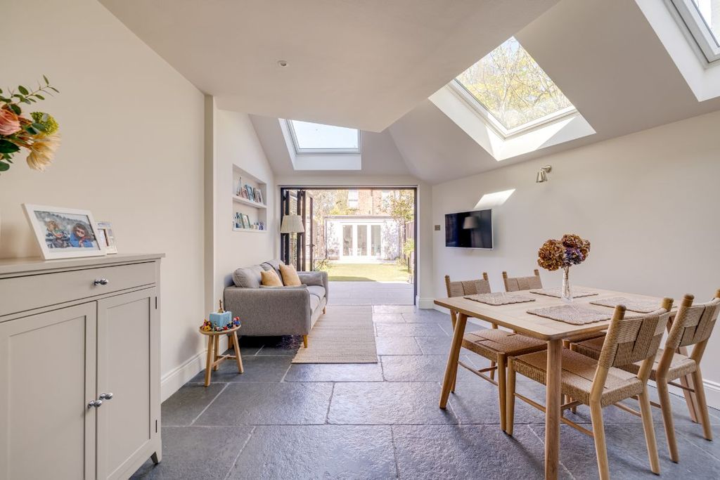 Property photo 3 of 26