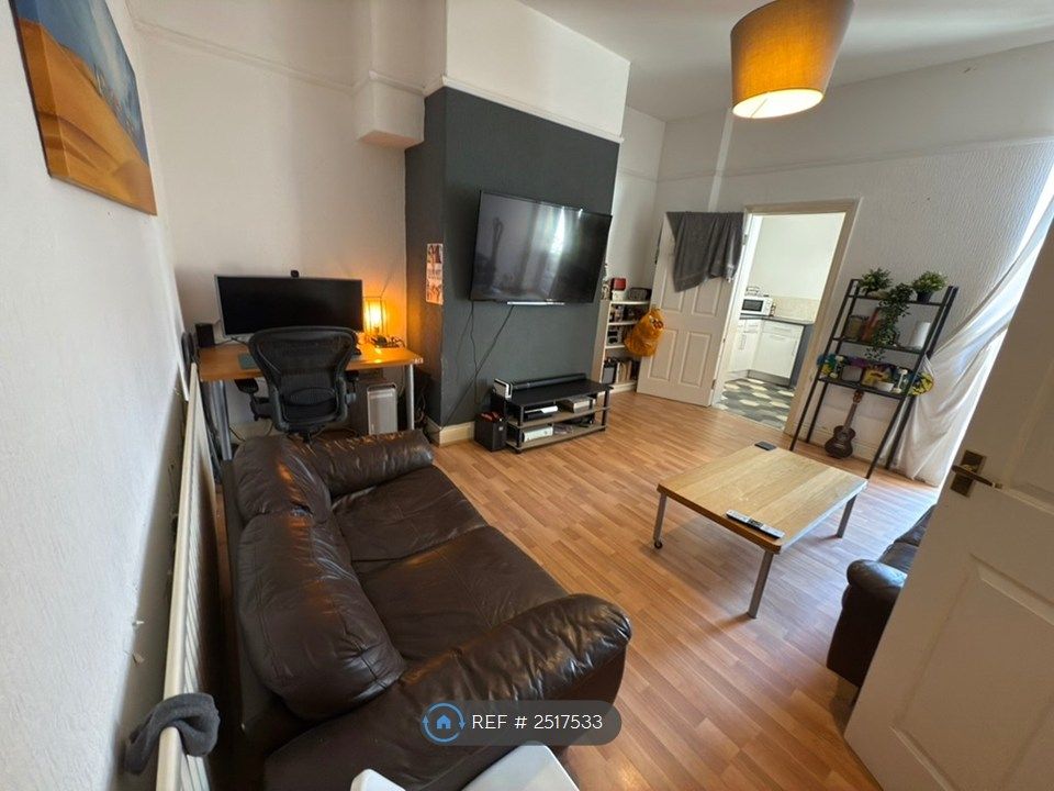 Property photo 1 of 12 Lounge