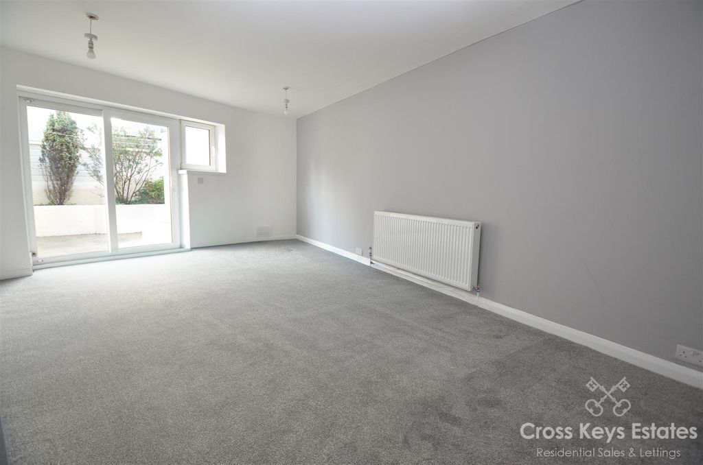 Property photo 3 of 29 Living Room