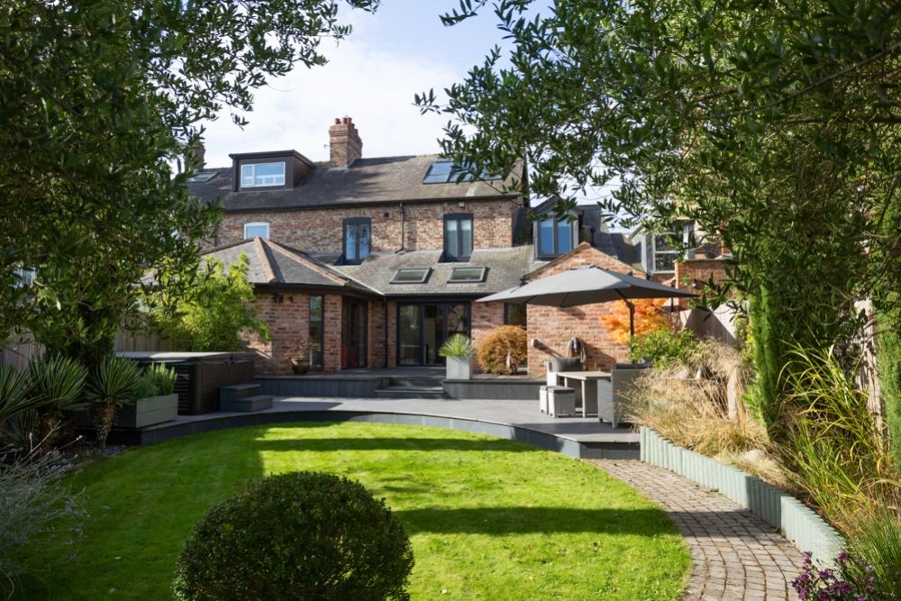 Property photo 3 of 18 93 Station Road-08 Gardens_Webres