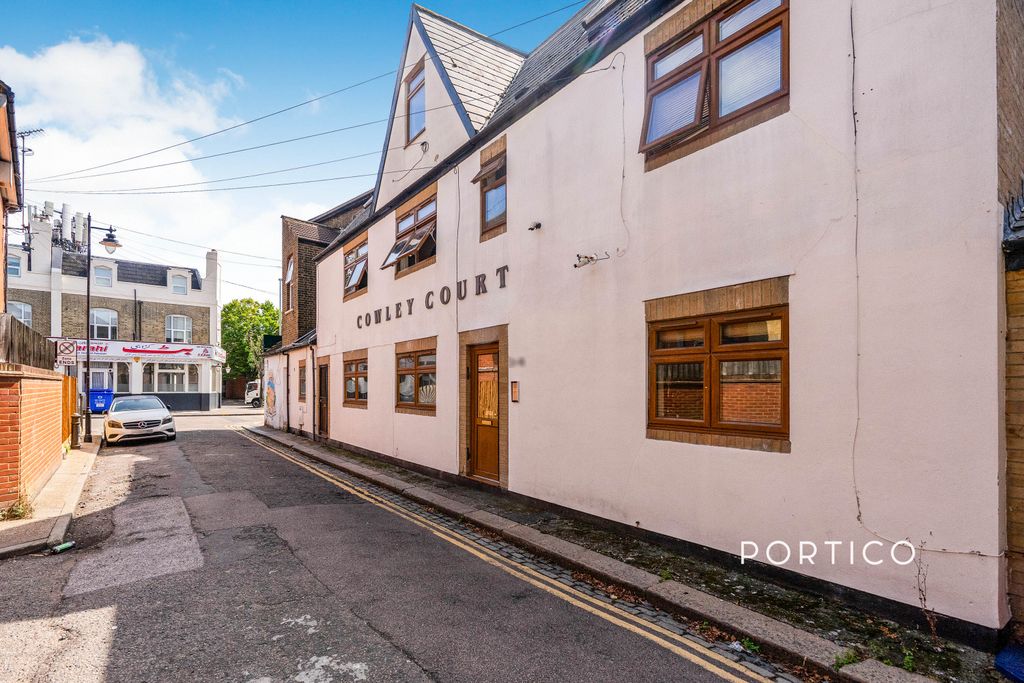 Property photo 1 of 10