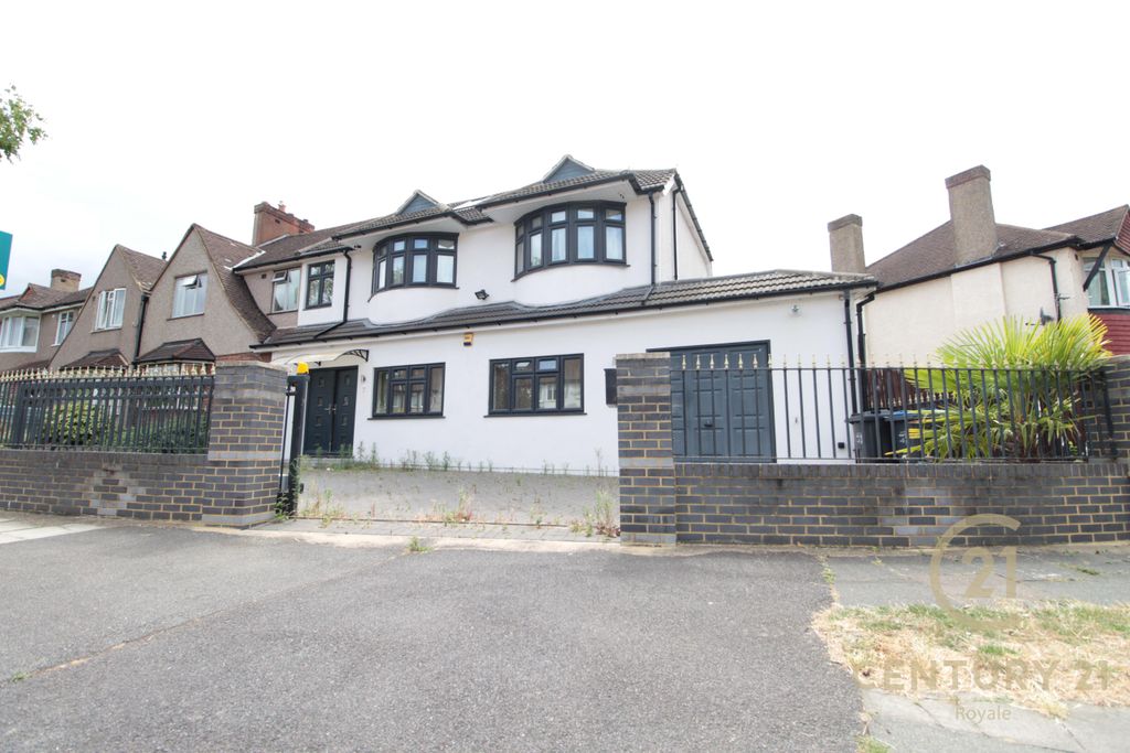 Property photo 1 of 25