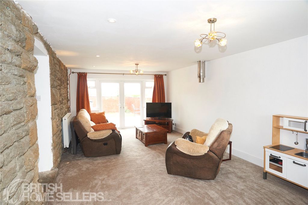 Property photo 2 of 13 Picture No. 04