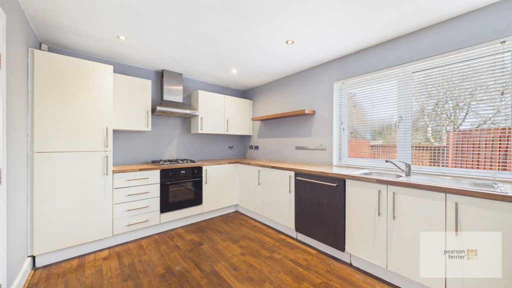 Property photo 3 of 23