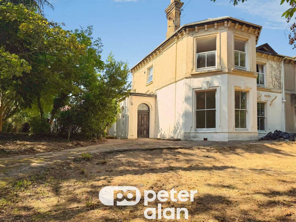 Property photo 1 of 16