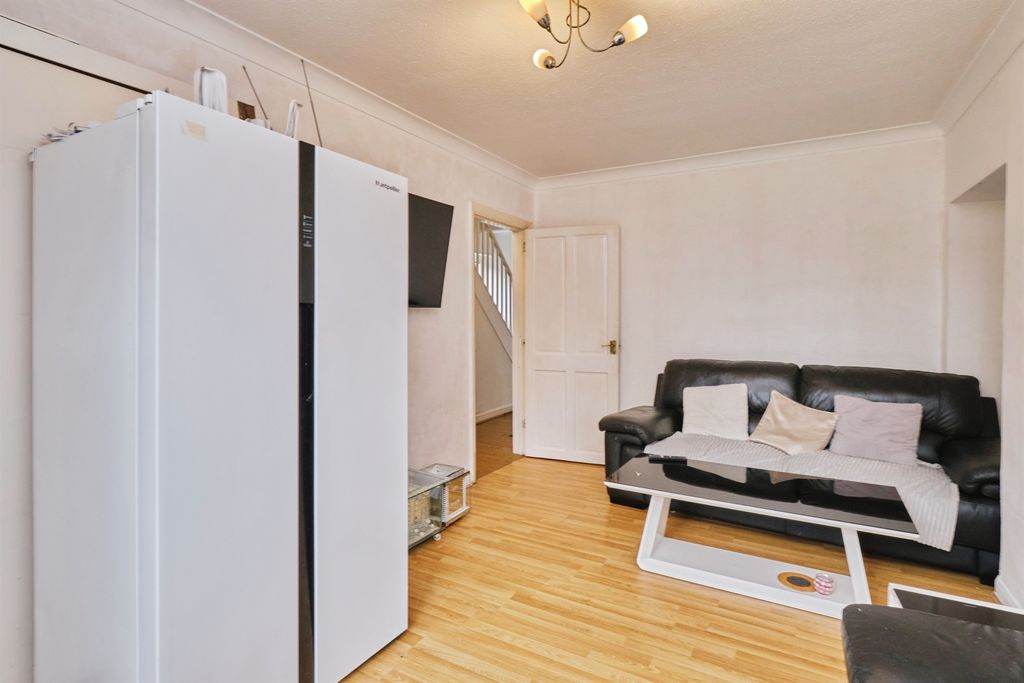 Property photo 3 of 16