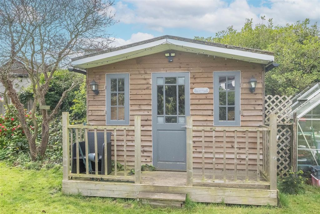 Additional image 15 of 3 bed detached house for saleOrchard Lane, Pilgrims Hatch, Brentwood CM15