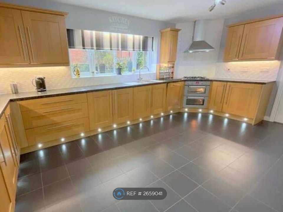 Property photo 2 of 13 Kitchen