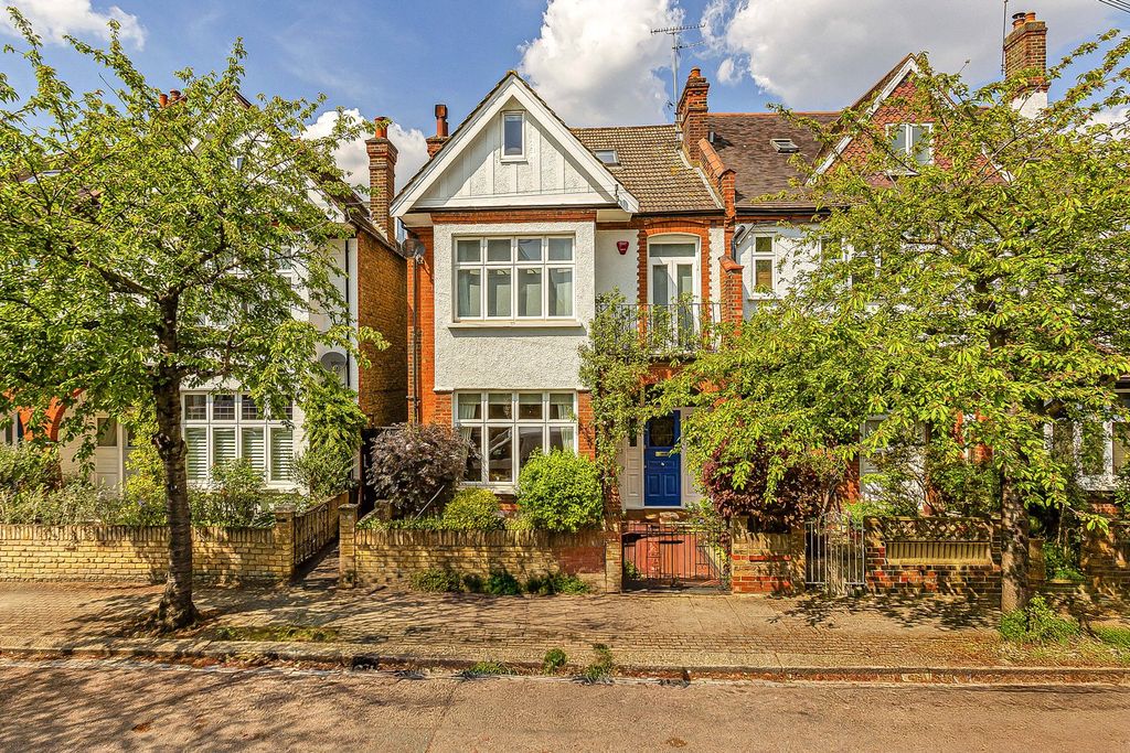 Property photo 1 of 18 Langside Avenue