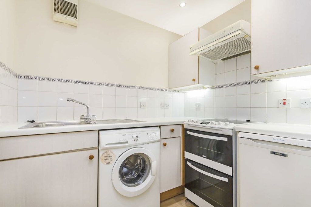 Property photo 2 of 3