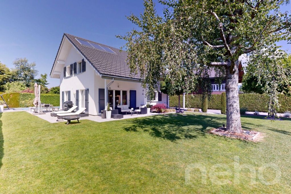 Property photo 3 of 12