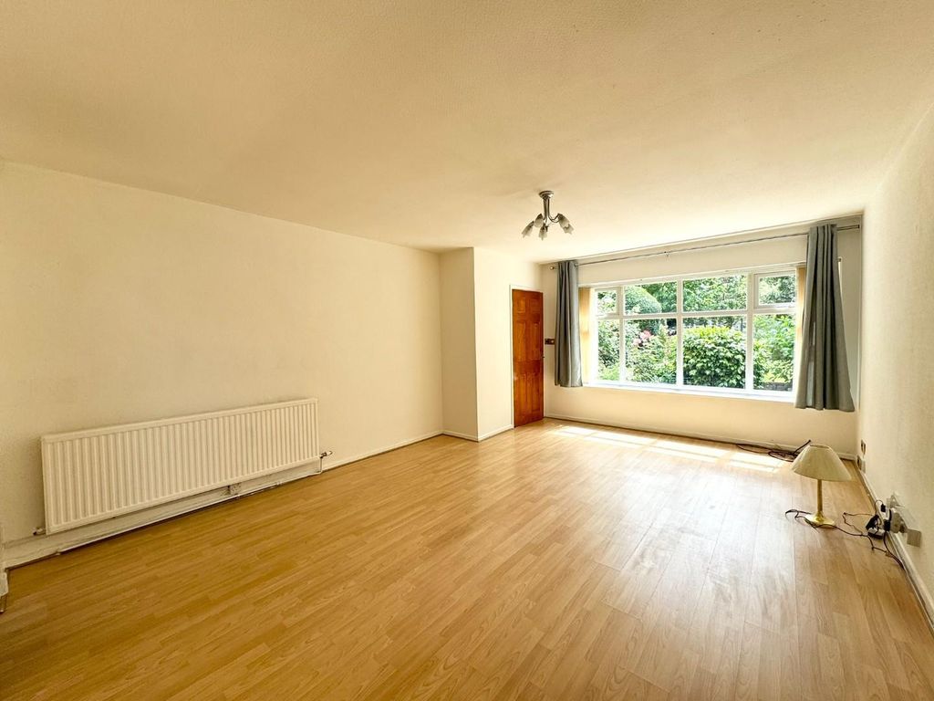 Property photo 2 of 25