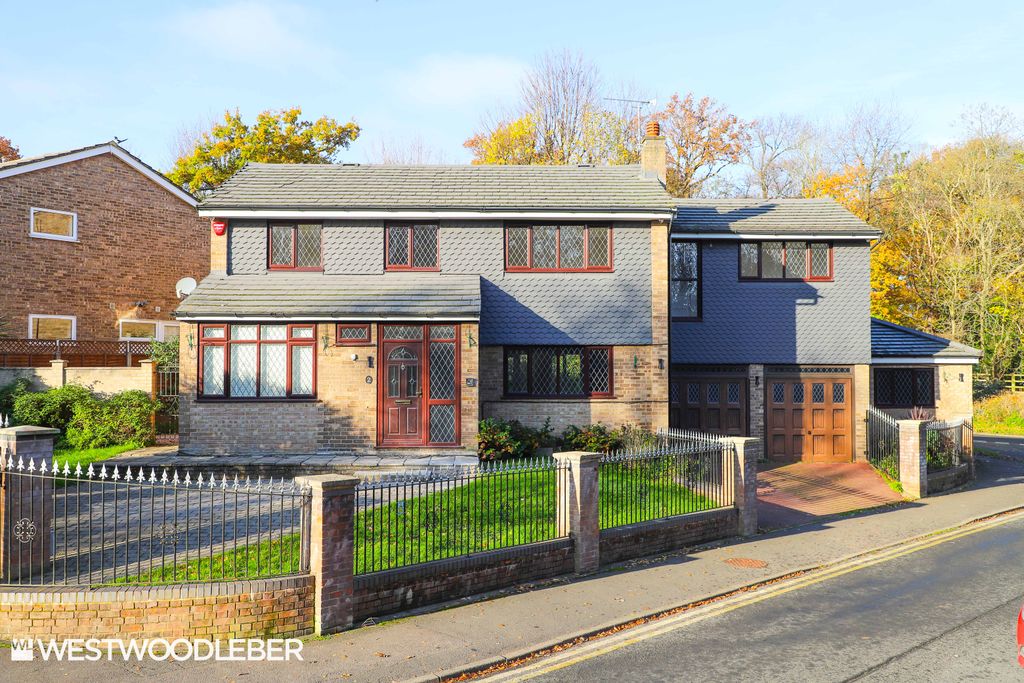 Property photo 1 of 28