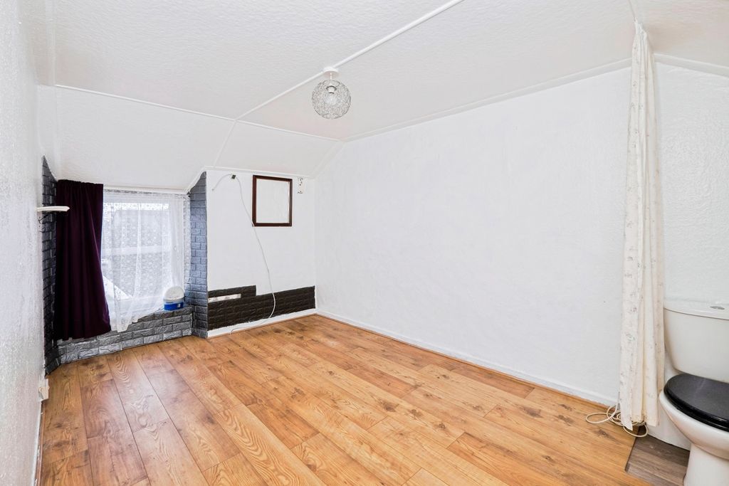 Property photo 3 of 11 Pbox-Img.Jpg