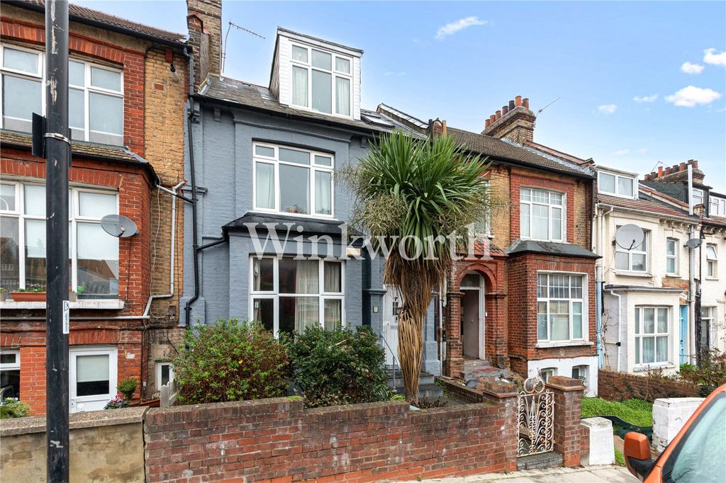 Property photo 1 of 18 Picture No. 01