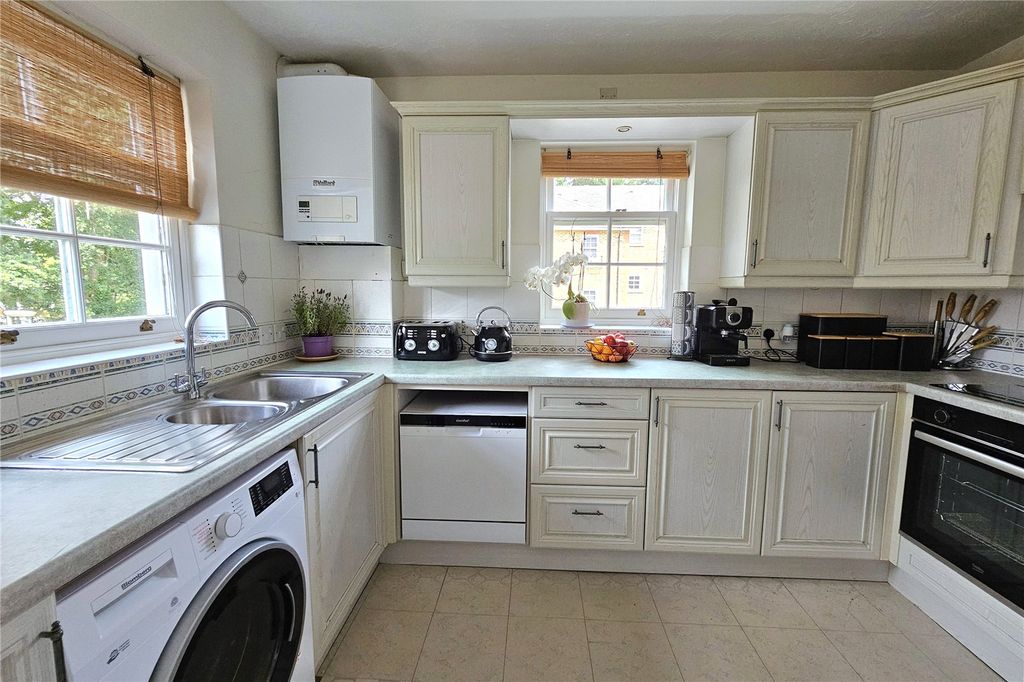 Property photo 3 of 12 Picture No. 11