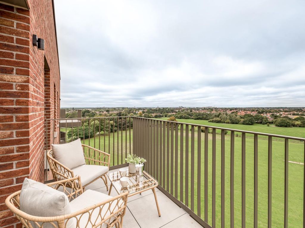 Property photo 3 of 13 Lampton Parkside, Balcony