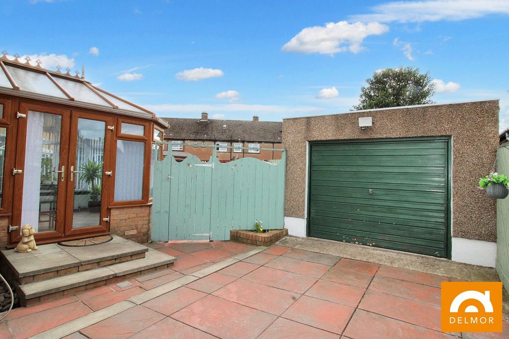 Property photo 2 of 23