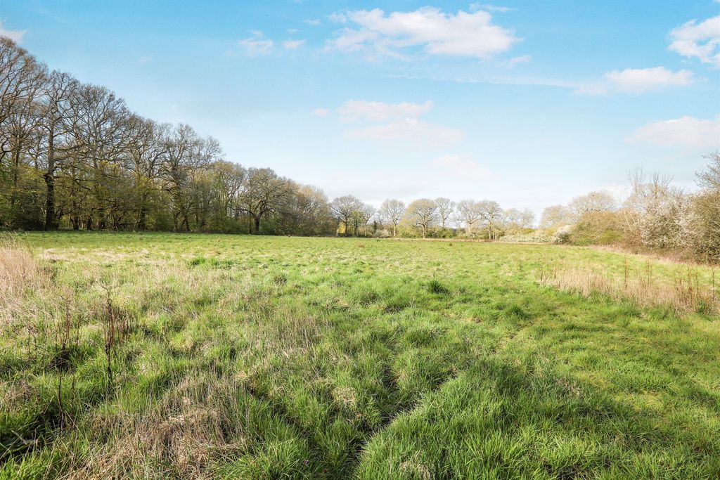 Property photo 2 of 19