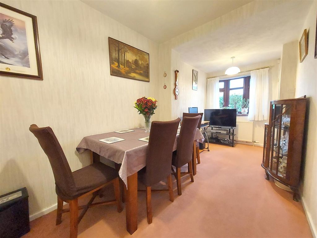 Property photo 2 of 11 Dining Room