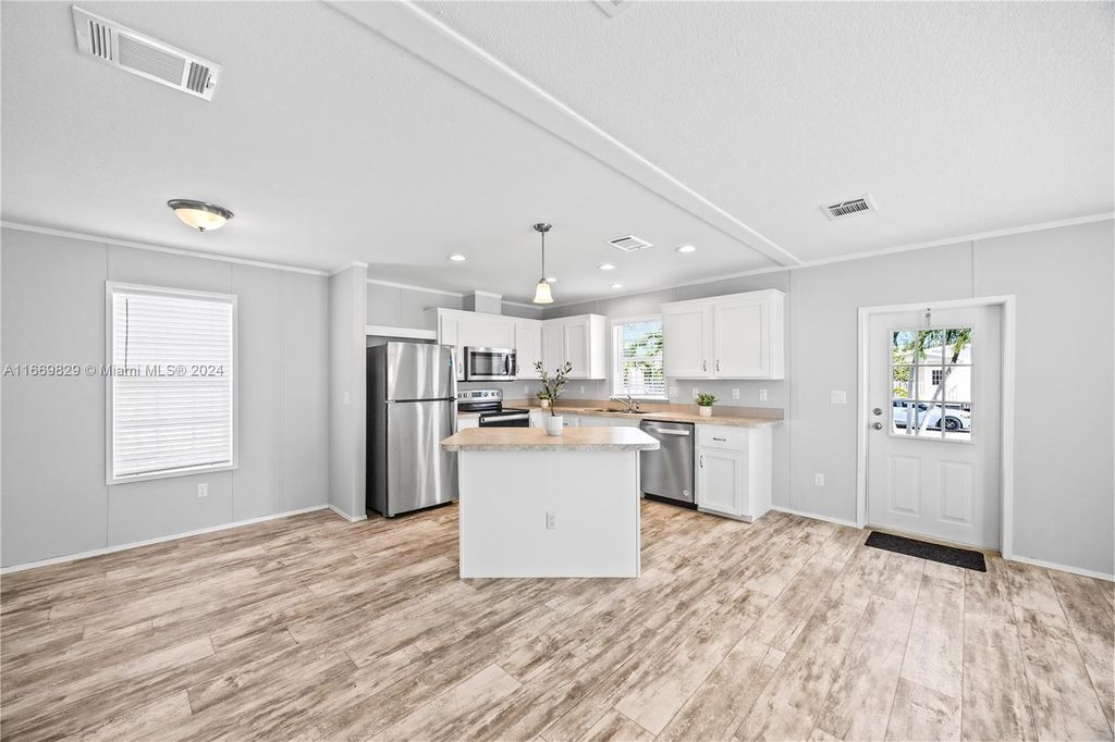 Property photo 3 of 23 <Alttext/>