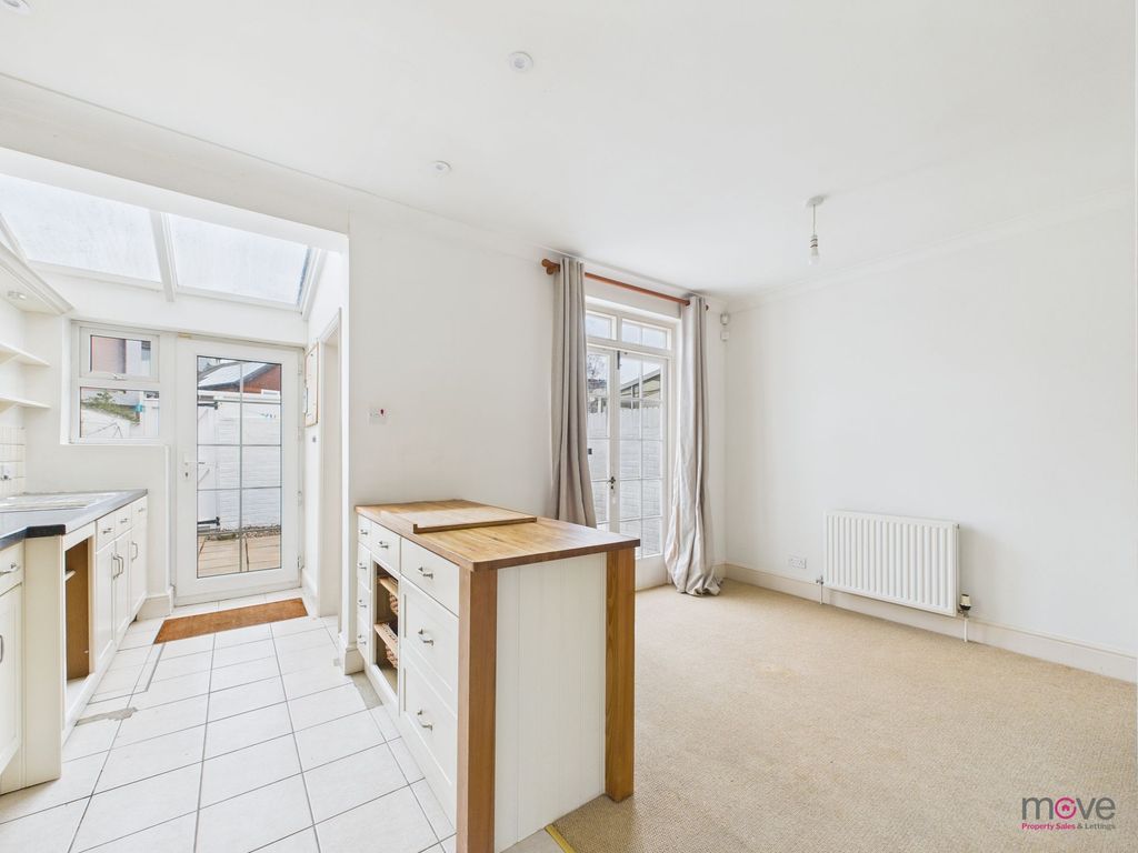 Property photo 3 of 19