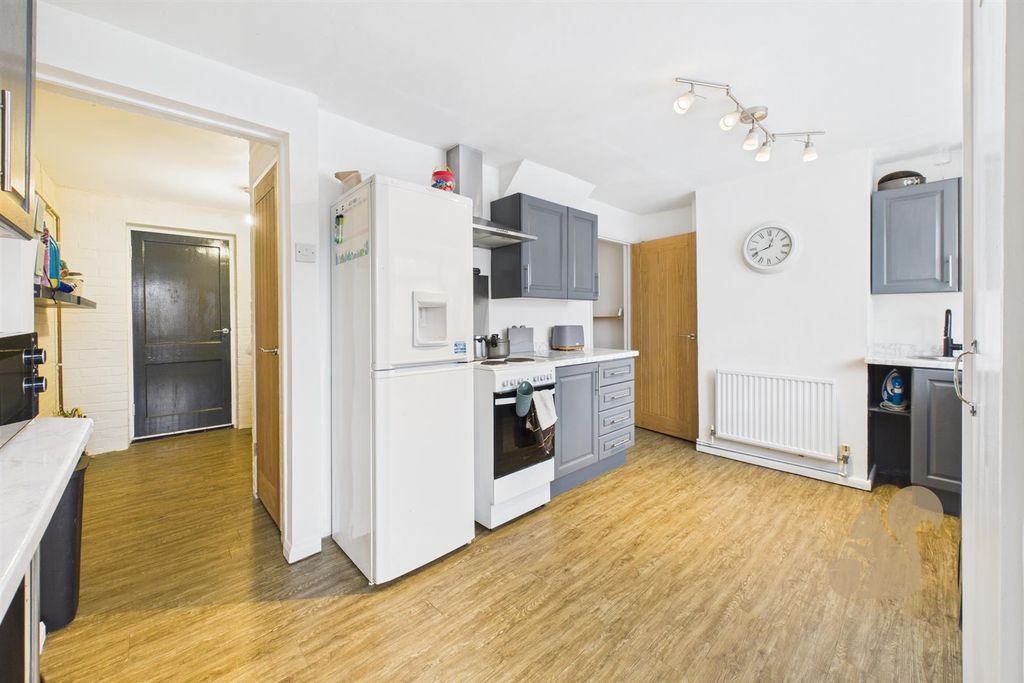 Property photo 2 of 16 Kitchen