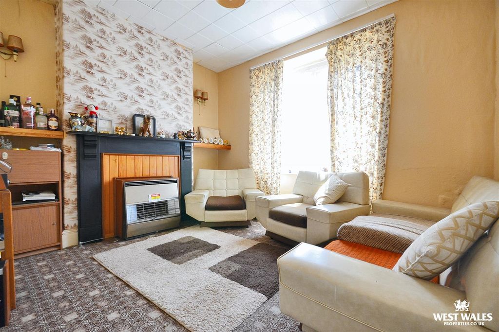 Property photo 2 of 17 Dsc_0228 (1).Jpg