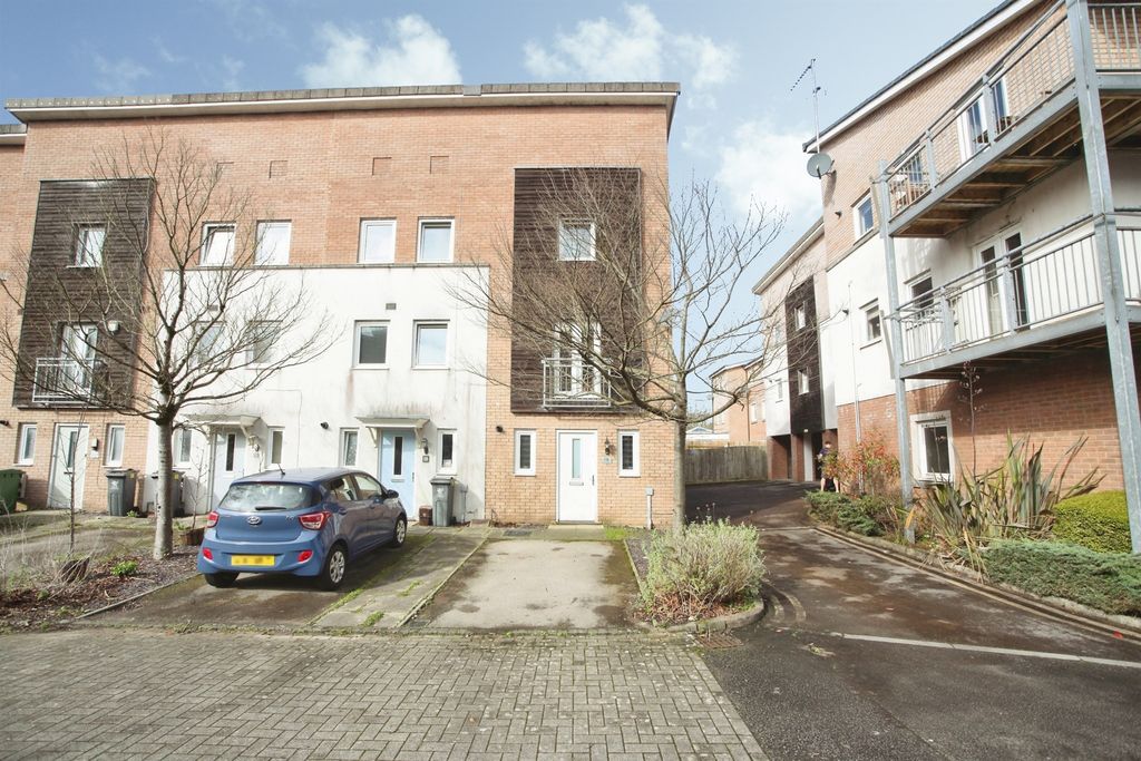 Property photo 3 of 21