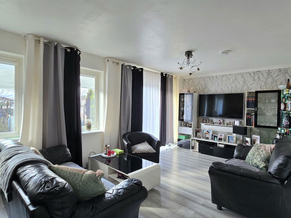 Property photo 2 of 44